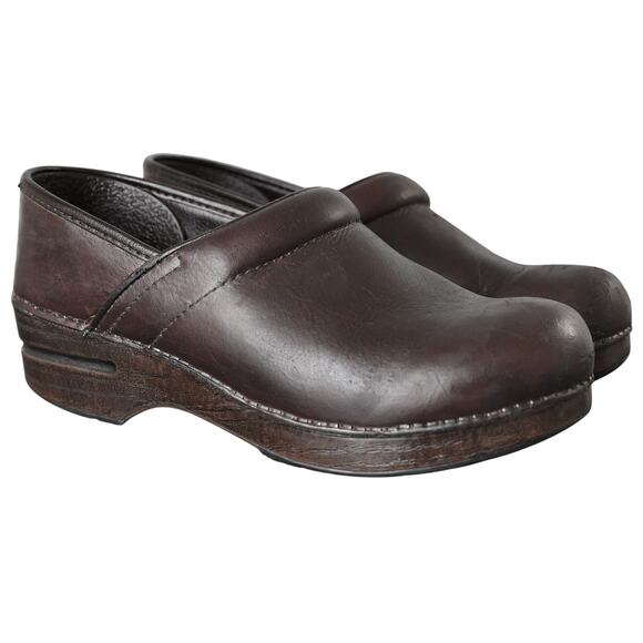 Women's Brown Leather Dansko Clogs - Size 39 / US 8.5 - Picture 7 of 9